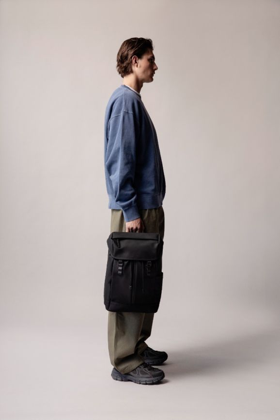 Spl&auml;sh Front-Zip Backpack 15 典雅黑