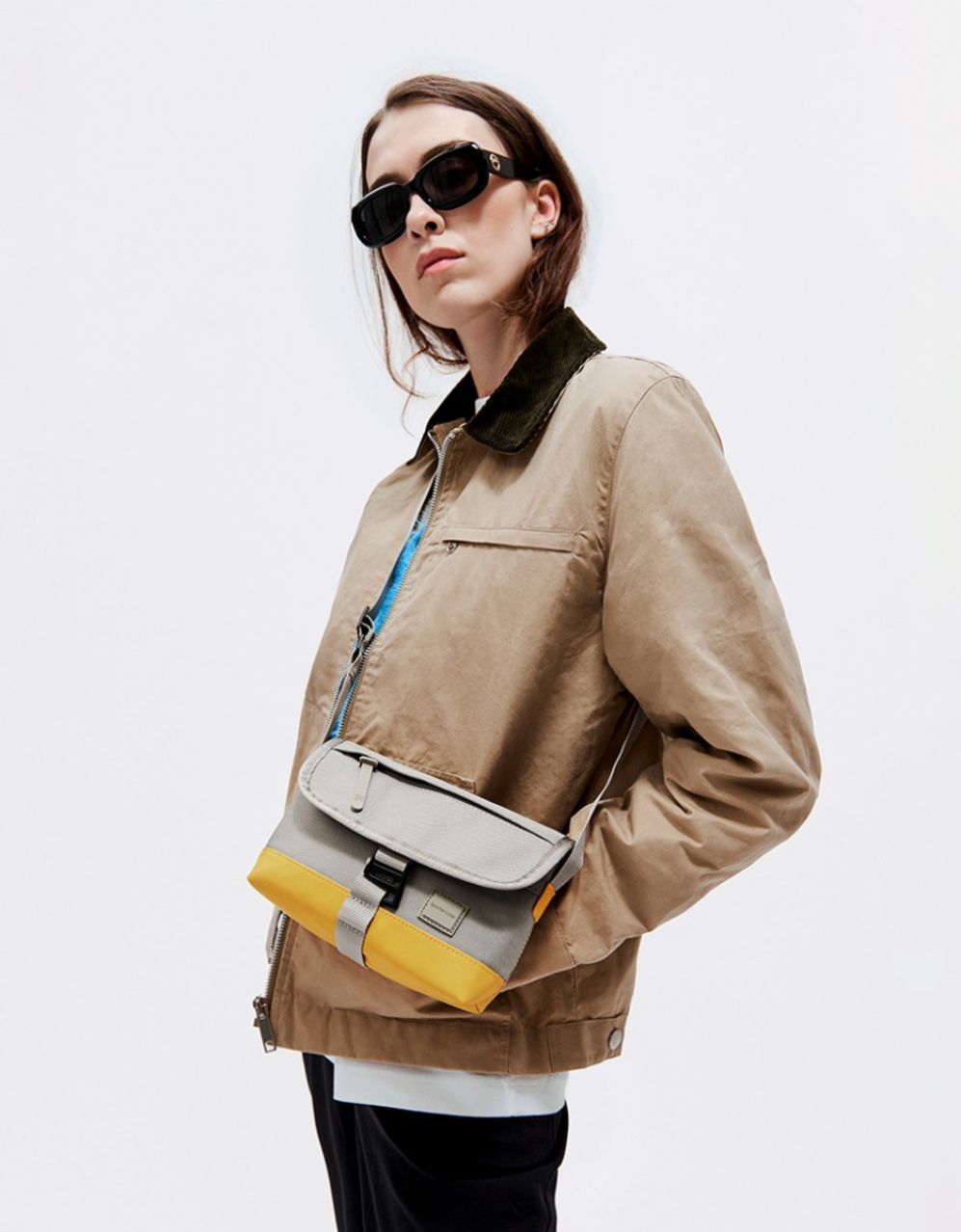 Small cheap heritage messenger