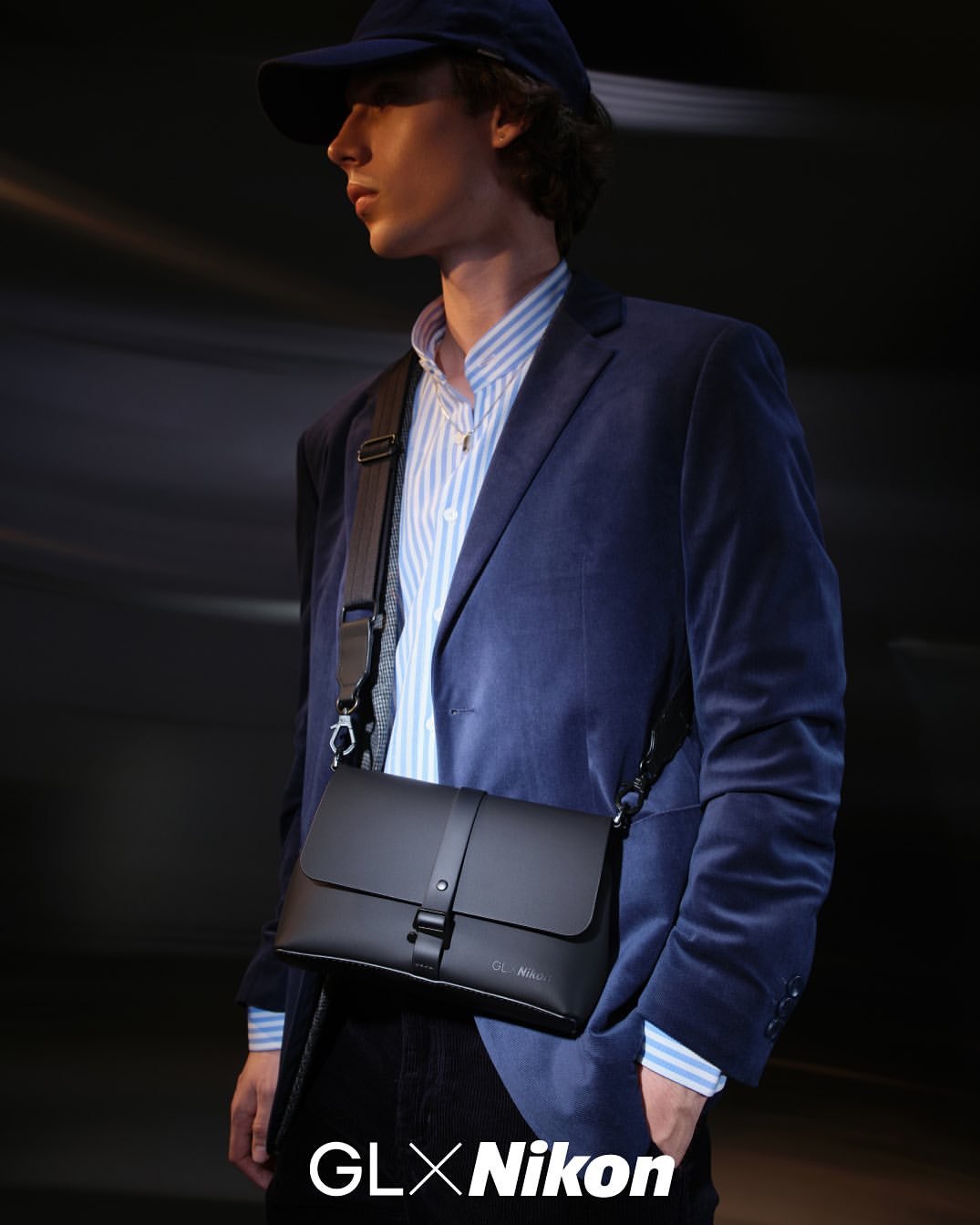 Take your adventures to the next level with the GL X Nikon Spl&auml;sh Crossbody Bag &mdash; your perfect companion for city exploration. 