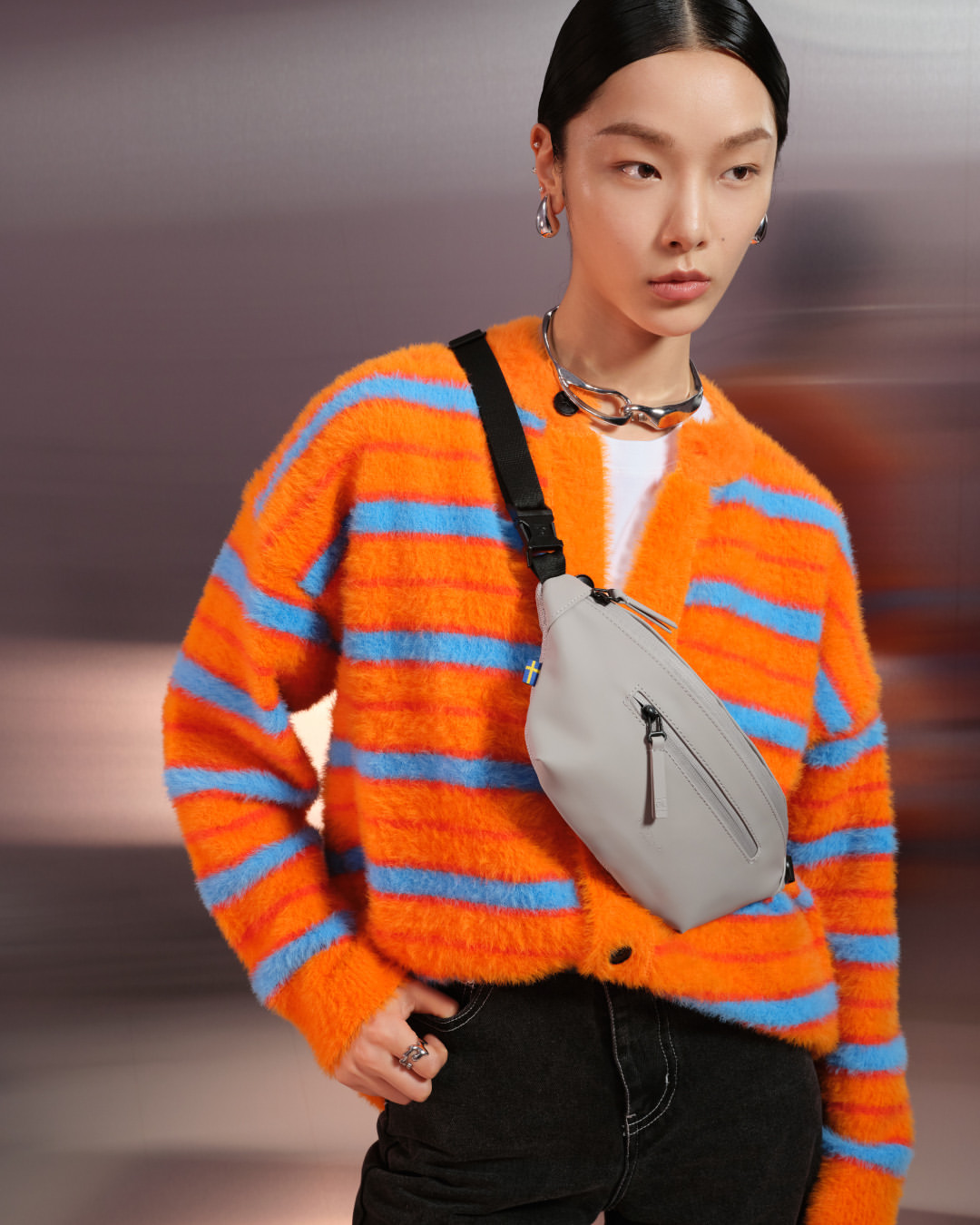 Keep it simple, keep it sleek. Spl&auml;sh bumbag blends minimalism and function with eco-friendly waterproof material and smart organization.⁠⁠#gastonluga